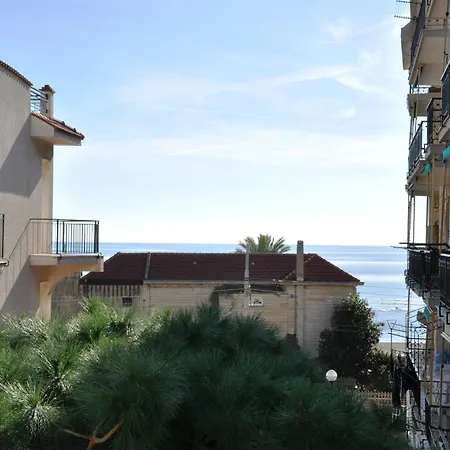 Via Battisti 231 6 شقة